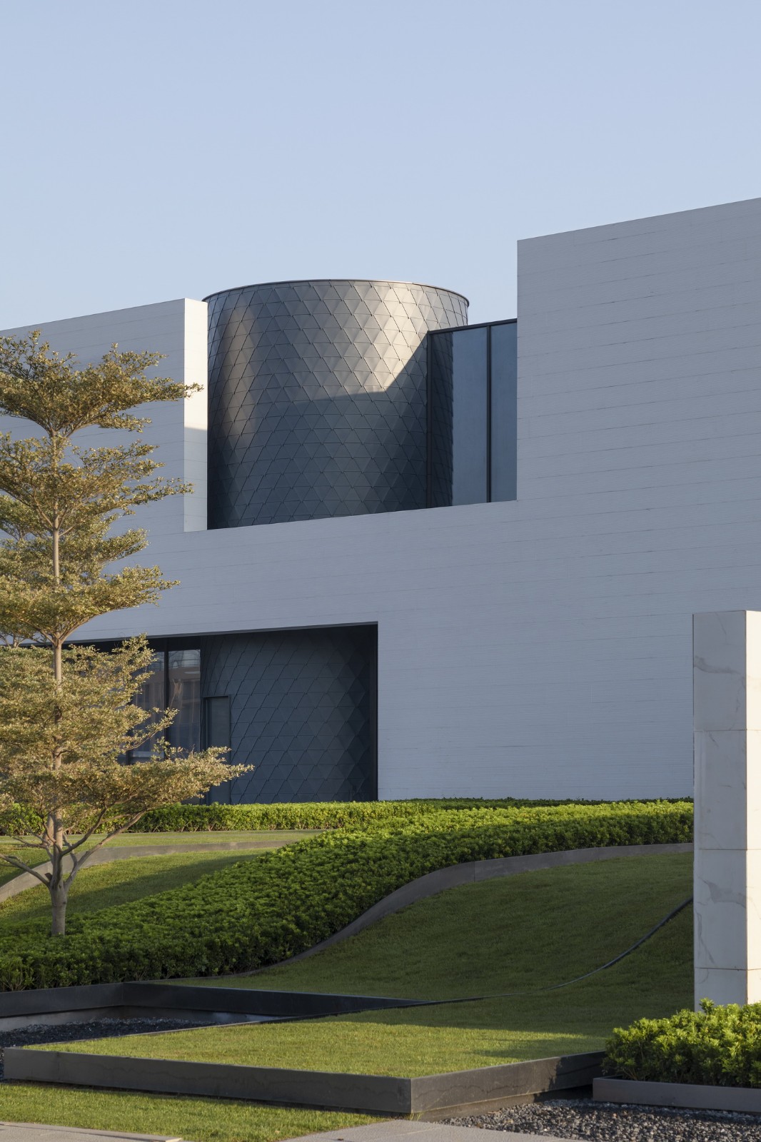 BIM建筑|打破墙的边界: 海口市国际免税城接待中心 / aoe事建组