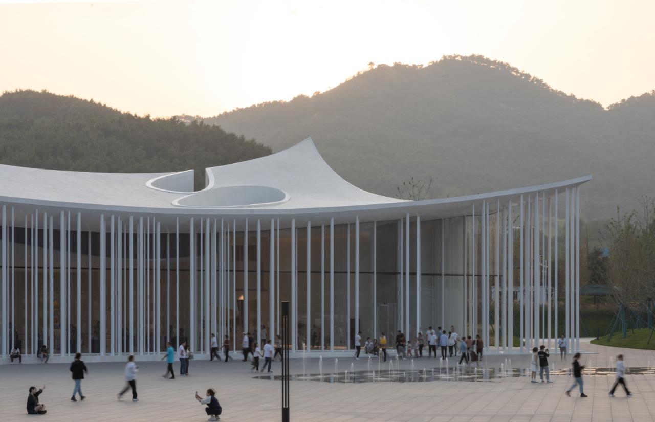 BIM建筑|藏马山飞毯 ：亲子活动中心 / 栖城设计