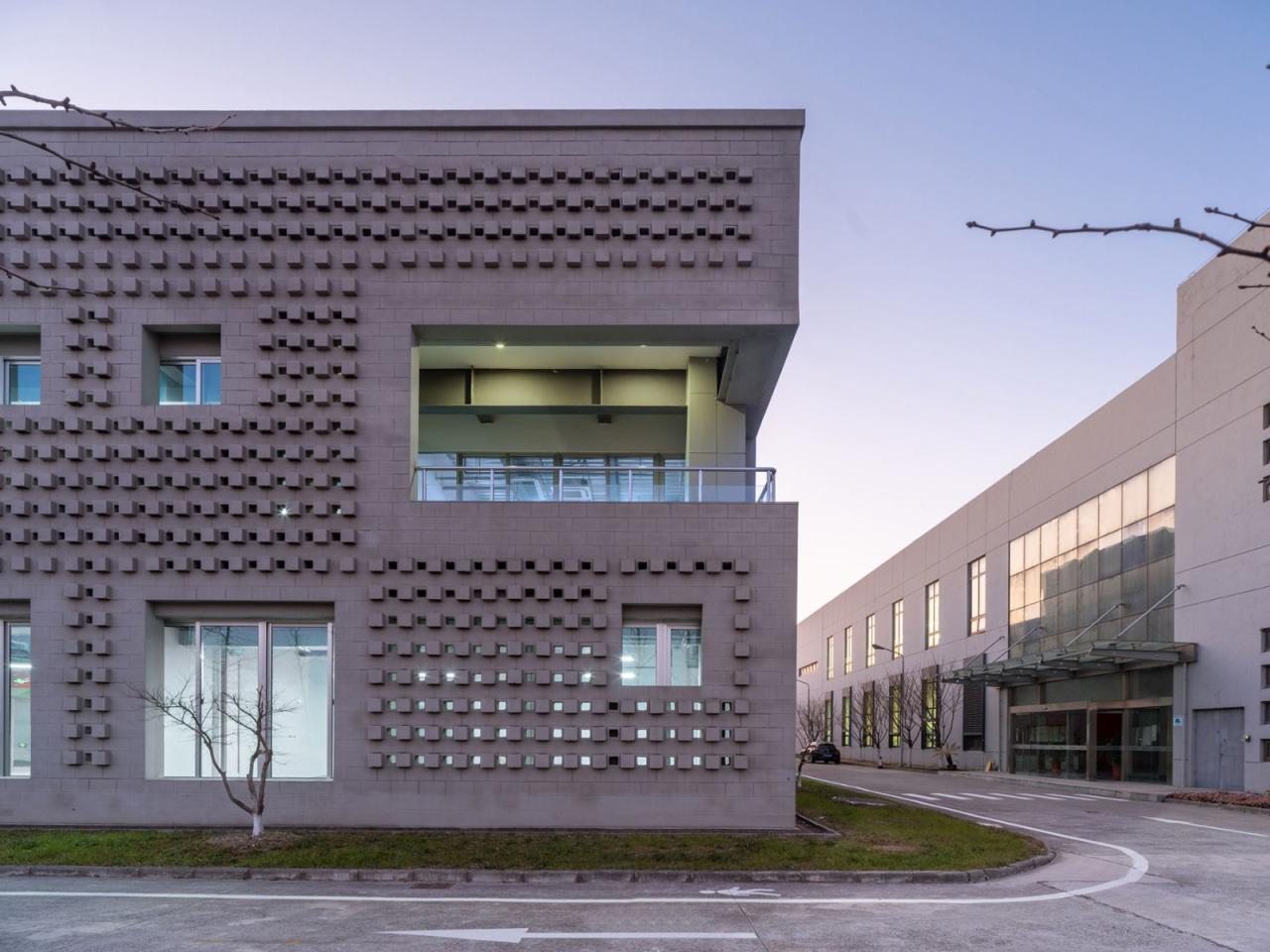 BIM建筑|和椿科技二号厂房 / 张朋千建筑事务所