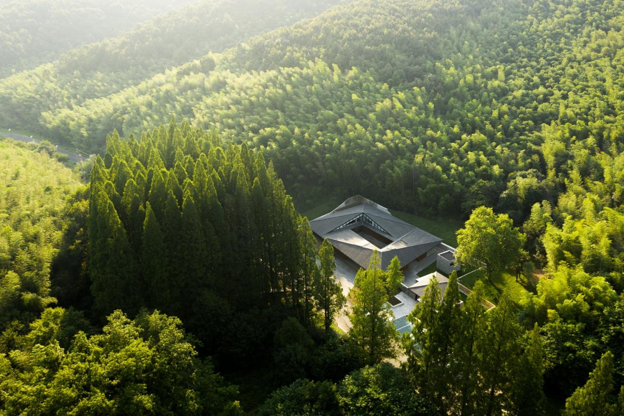 BIM建筑|无想山秋湖驿站 / 米思建筑