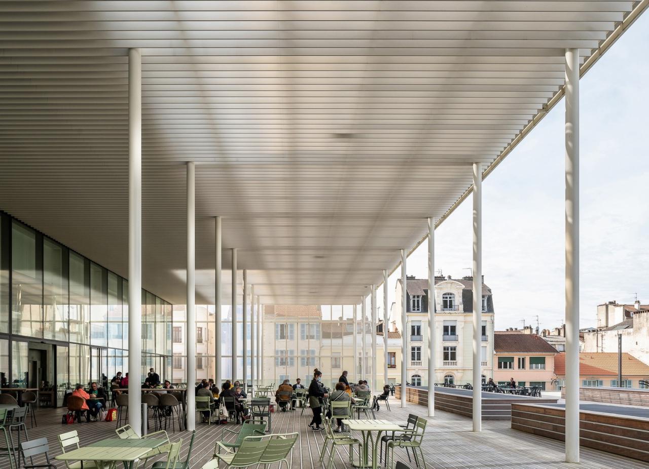 BIM建筑|黑白覆盖，法国波城共和国综合楼 / Ameller Dubois