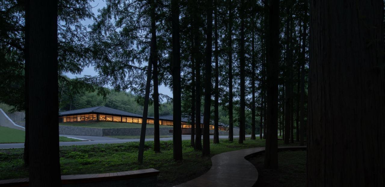 BIM建筑|无想山秋湖驿站 / 米思建筑