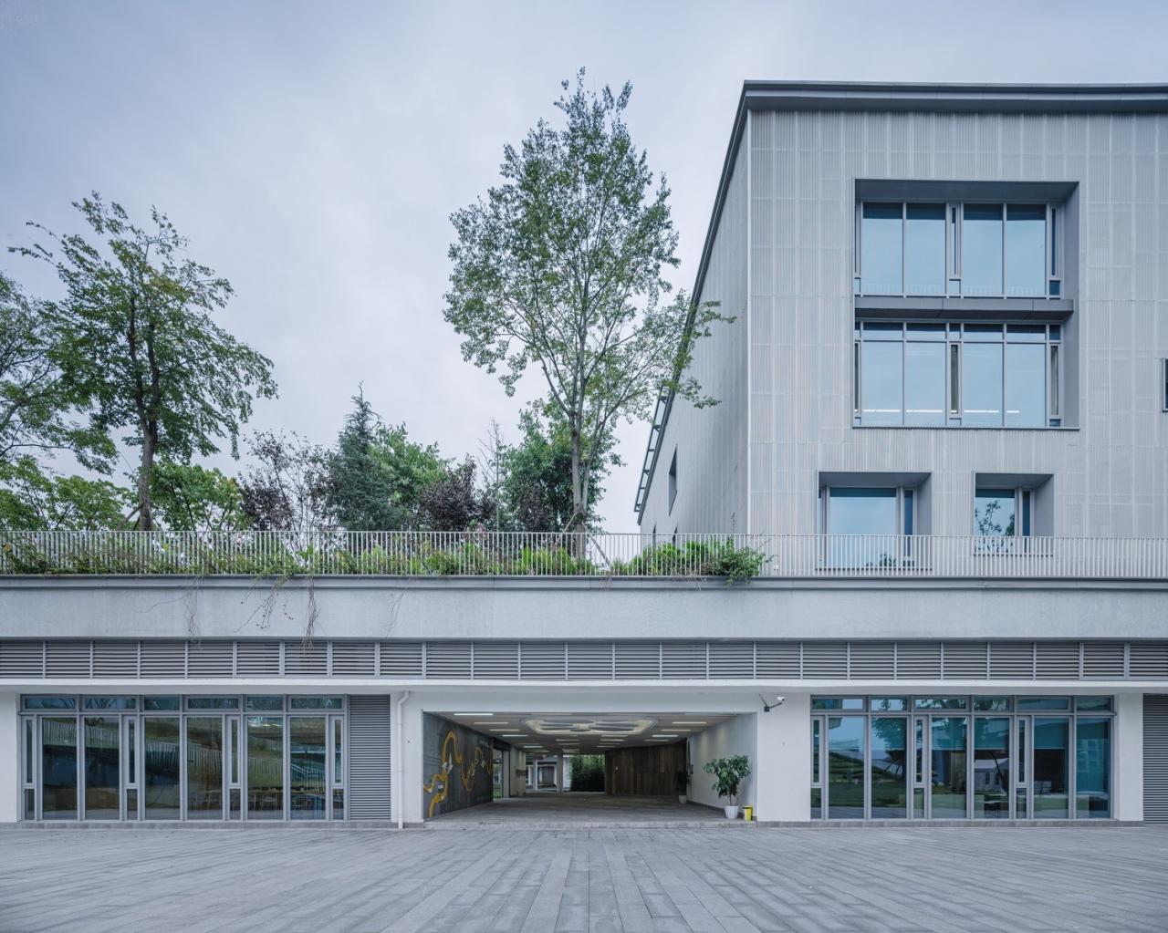 BIM建筑|重庆两江人民小学：在大自然里勇敢冒险 / gad