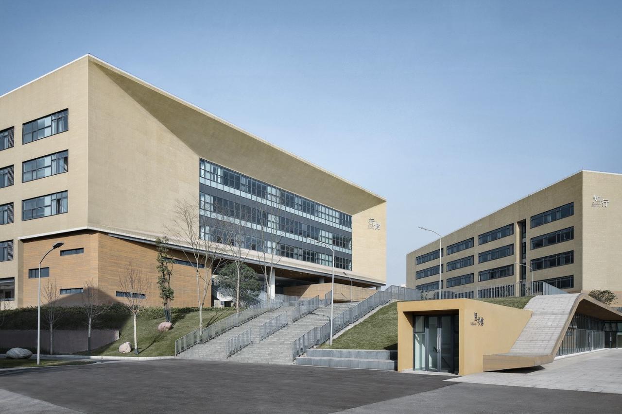 BIM建筑|西南大学附属中学两江校区：消失的高密度校园 / gad