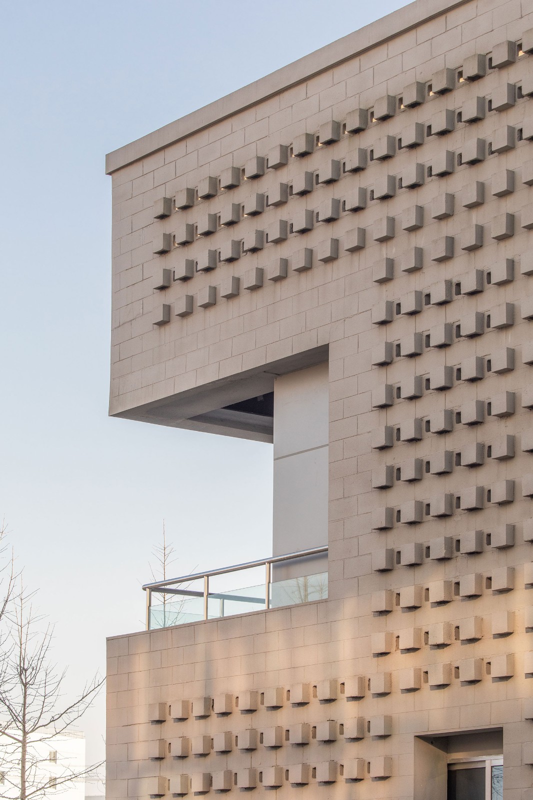 BIM建筑|和椿科技二号厂房 / 张朋千建筑事务所