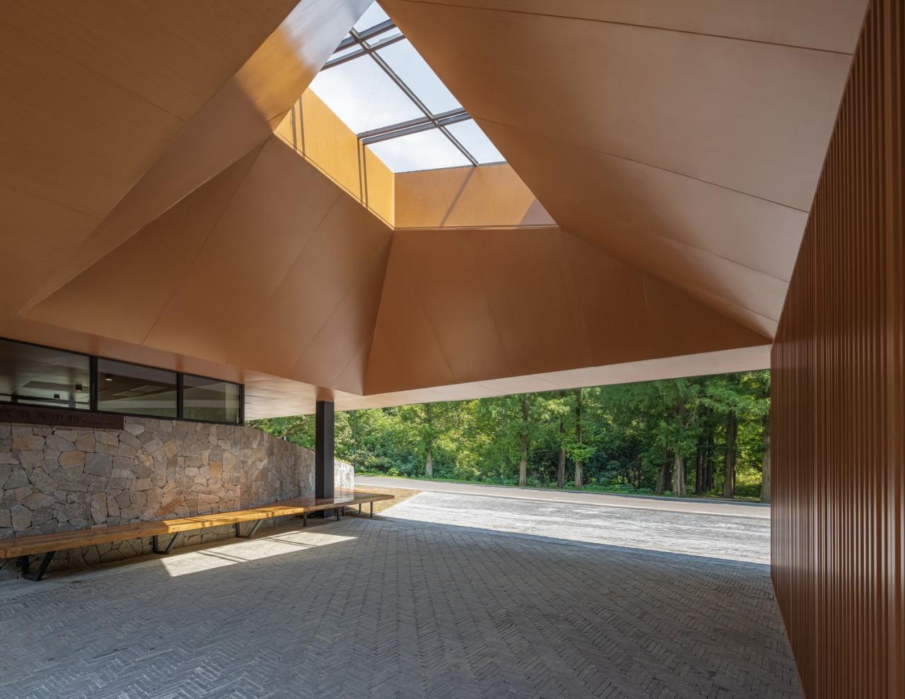 BIM建筑|无想山秋湖驿站 / 米思建筑