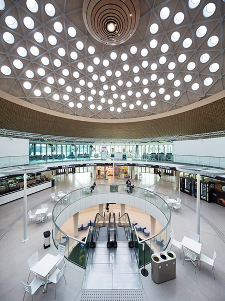 BIM建筑|法克罗的光隧道照亮波兰汽车站