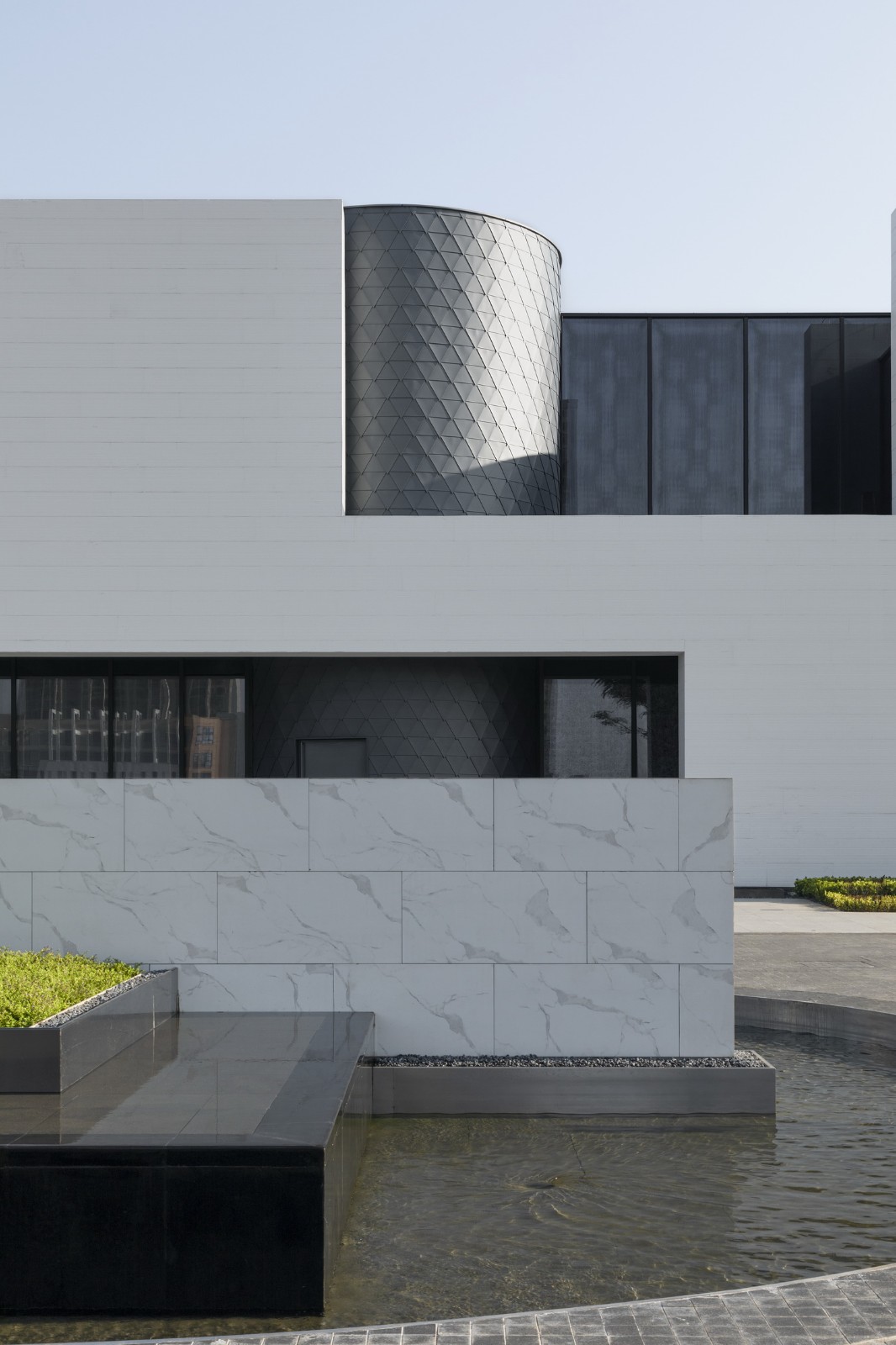 BIM建筑|打破墙的边界: 海口市国际免税城接待中心 / aoe事建组