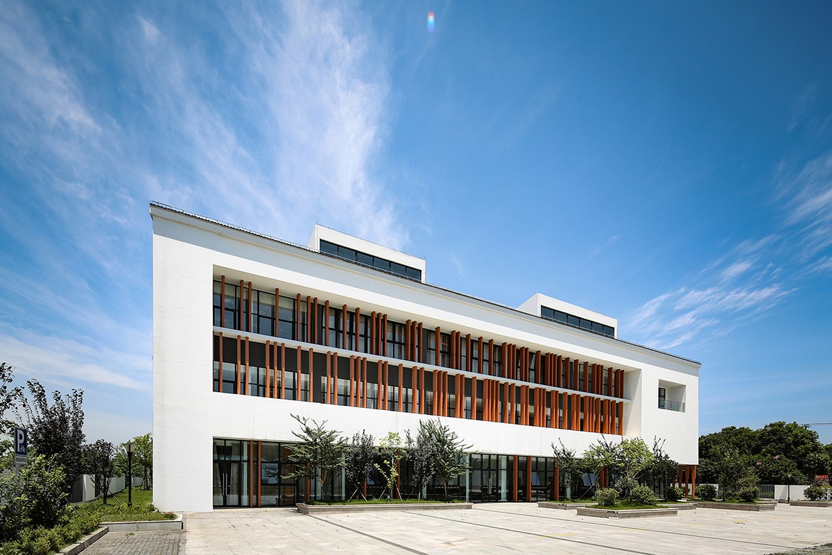 BIM建筑|赵巷康宁养护院建筑设计—这里欢迎自由的老灵魂 / 上海久利建筑事务所