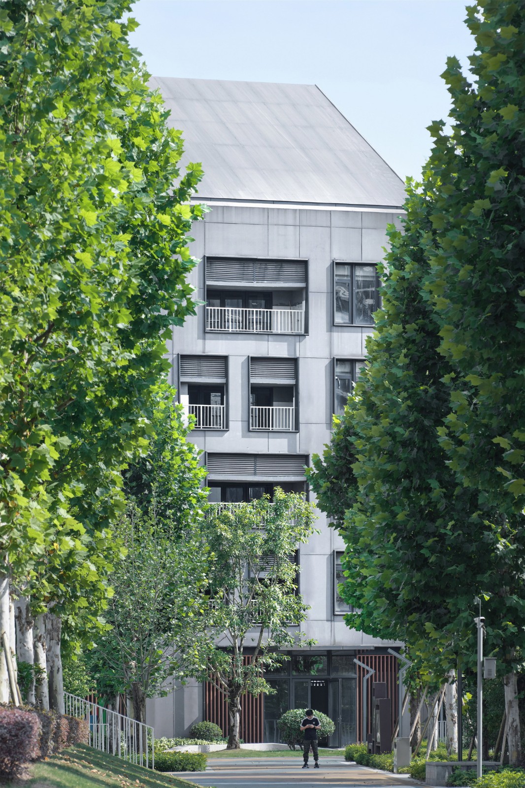 BIM建筑|重庆两江人民小学：在大自然里勇敢冒险 / gad