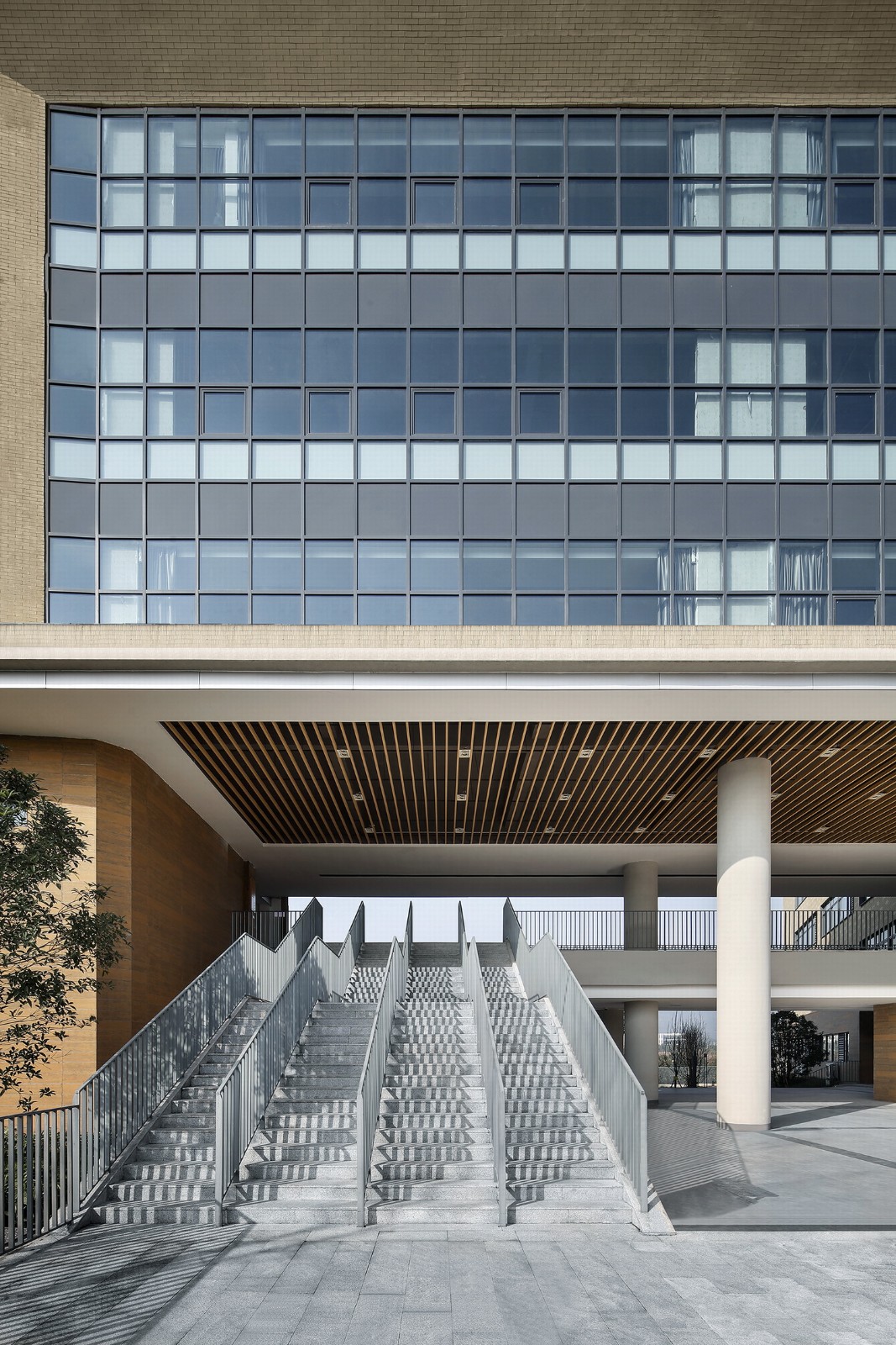 BIM建筑|西南大学附属中学两江校区：消失的高密度校园 / gad