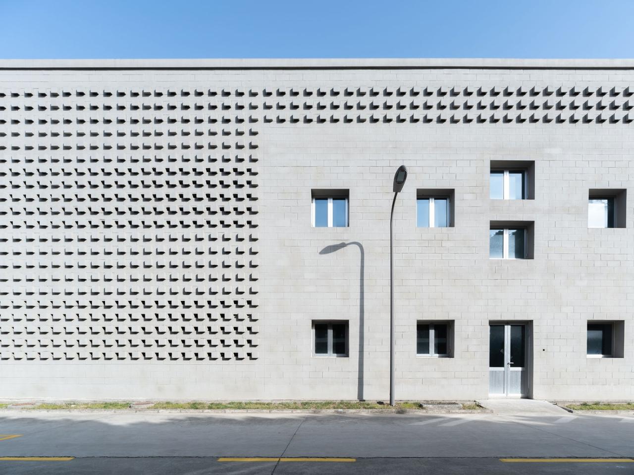 BIM建筑|和椿科技二号厂房 / 张朋千建筑事务所