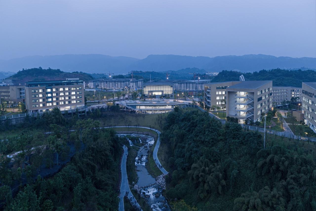 BIM建筑|西南大学附属中学两江校区：消失的高密度校园 / gad