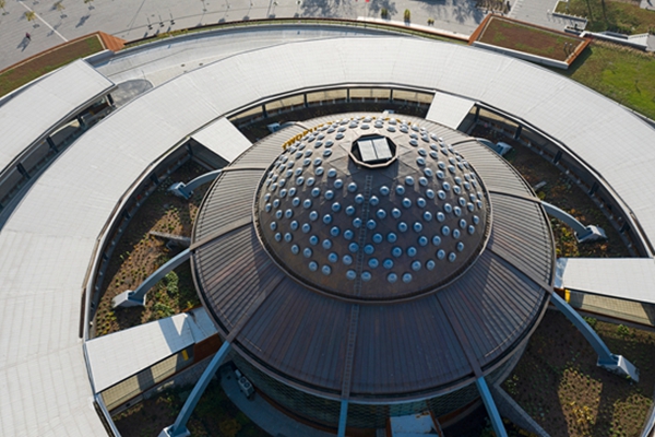 BIM建筑|法克罗的光隧道照亮波兰汽车站