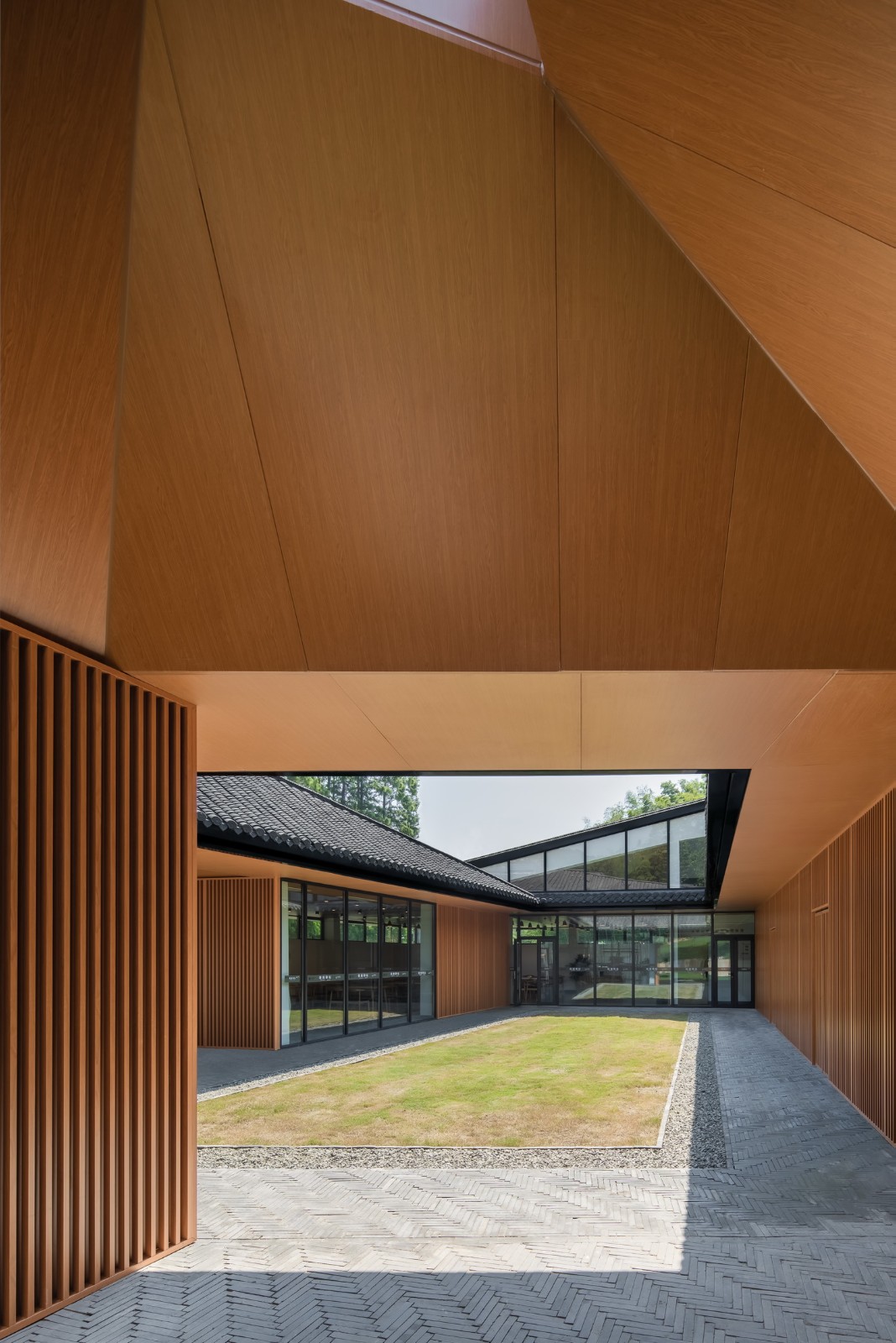 BIM建筑|无想山秋湖驿站 / 米思建筑