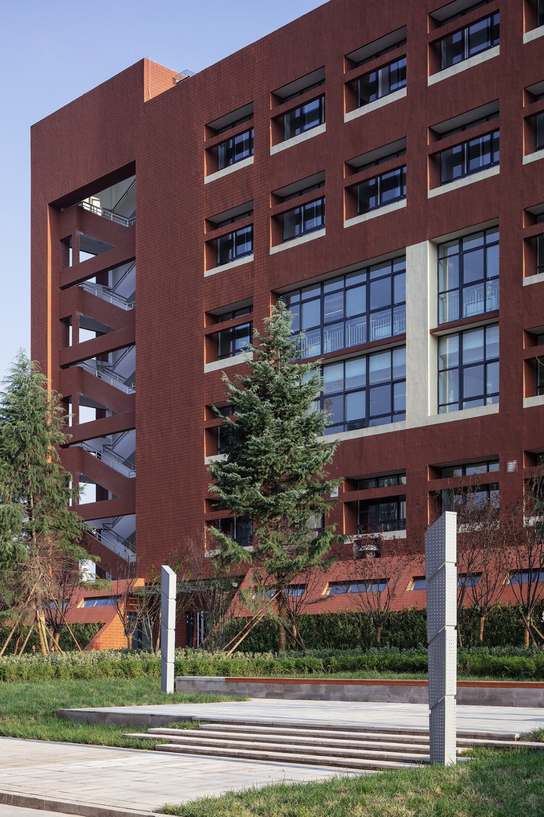 BIM建筑|“合”与“和” 厅、堂与庭：西安市航天城第一中学建筑设计 / 西安建筑科技大学建筑设计研究院