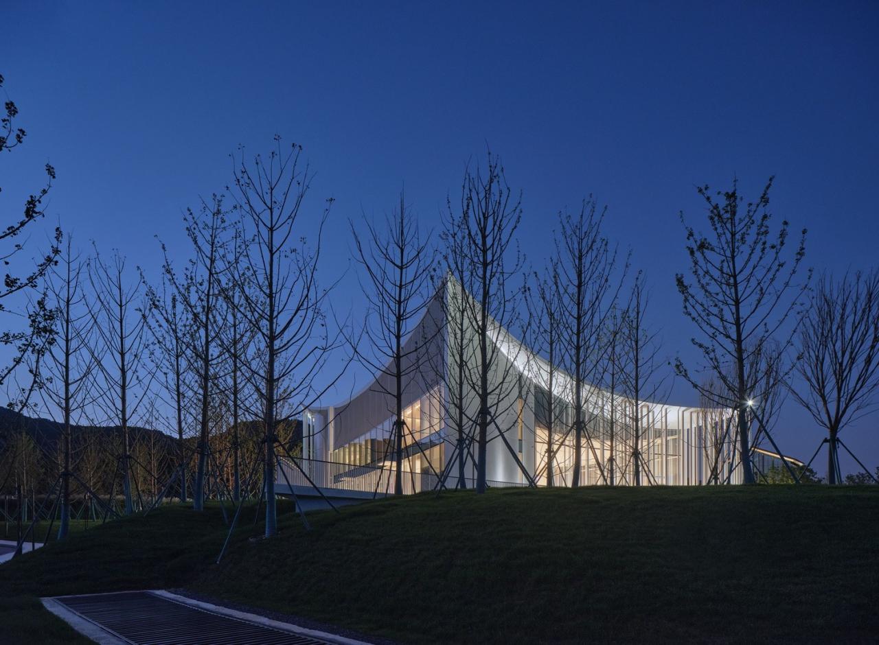 BIM建筑|藏马山飞毯 ：亲子活动中心 / 栖城设计