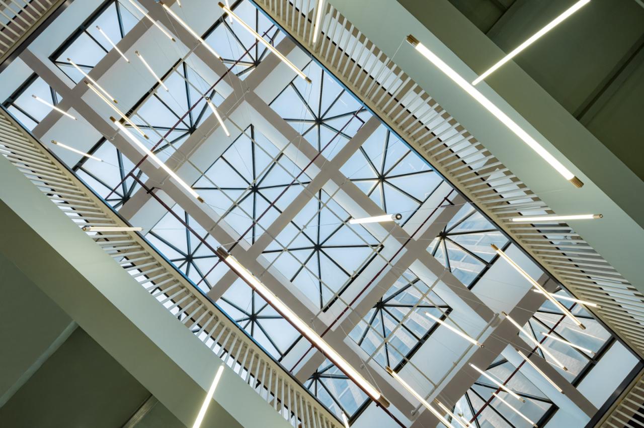 BIM建筑|“盒子的情绪“-纹理学院校史馆空间改造 / 行维新筑