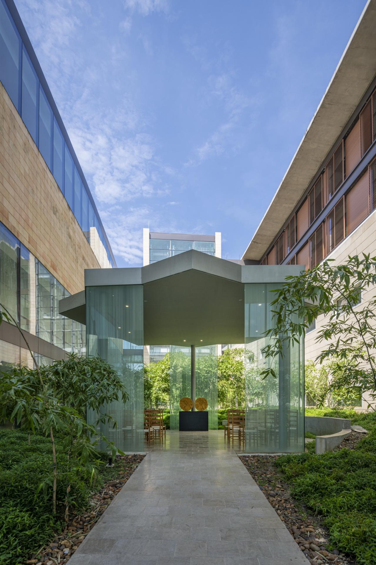 BIM建筑|花园式康复医院 / 萨夫迪建筑事务所