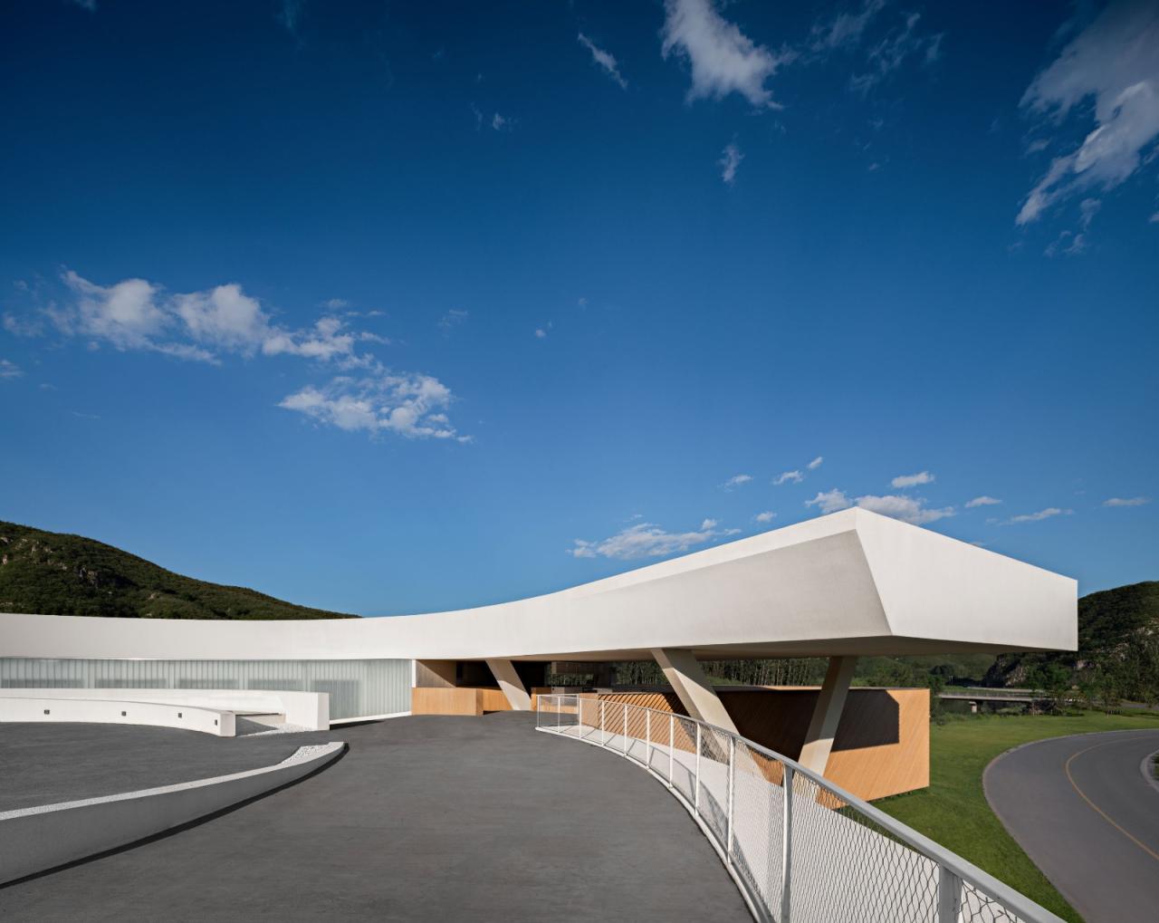 BIM建筑|振兴乡村需要“知行合一”：田岗艺术中心 / 袈蓝建筑