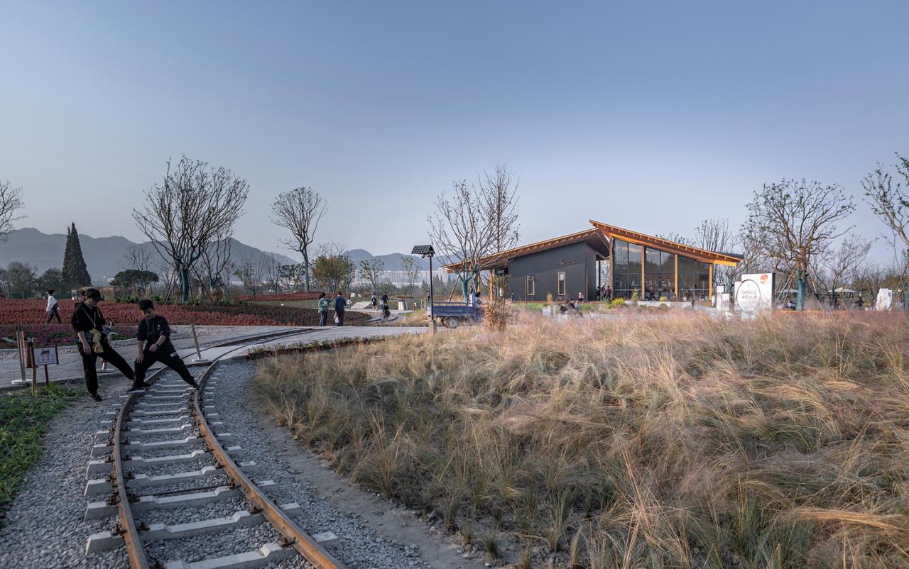 BIM建筑|富阳·阳陂湖湿地接待中心 / 尌林建筑设计事务所