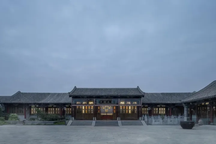 BIM建筑|中国传统四合庭院的人文办公综合体升级改造 / 北京中德行建筑设计