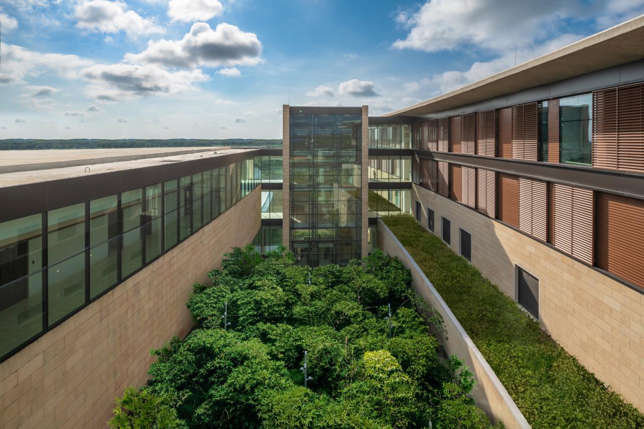 BIM建筑|花园式康复医院 / 萨夫迪建筑事务所