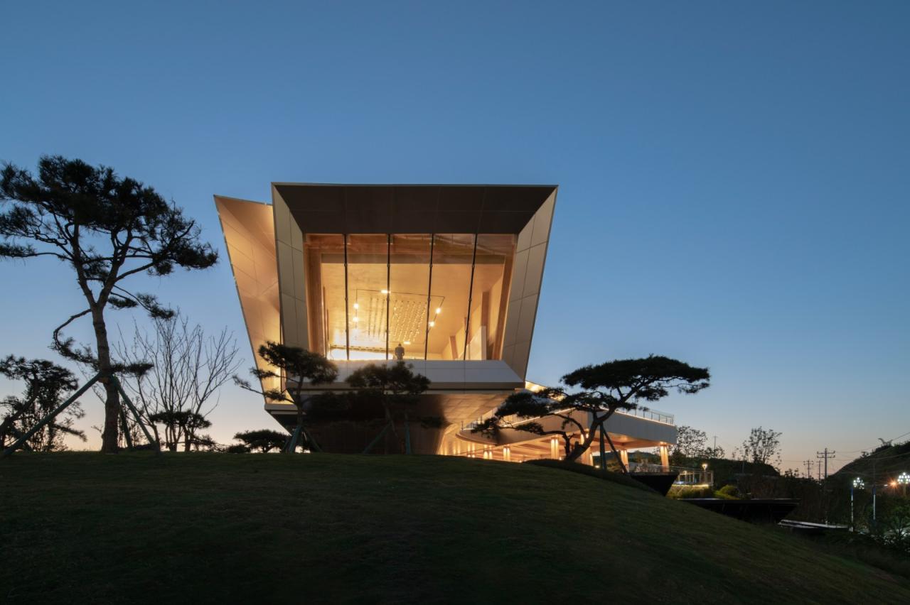 BIM建筑|木构建造设计一体化 l 宜宾白兰美学馆：建筑如何在地生长？