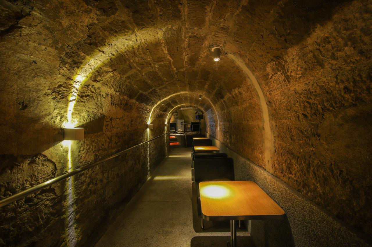 BIM建筑|Caver-防空洞里的酒吧 / itD studio