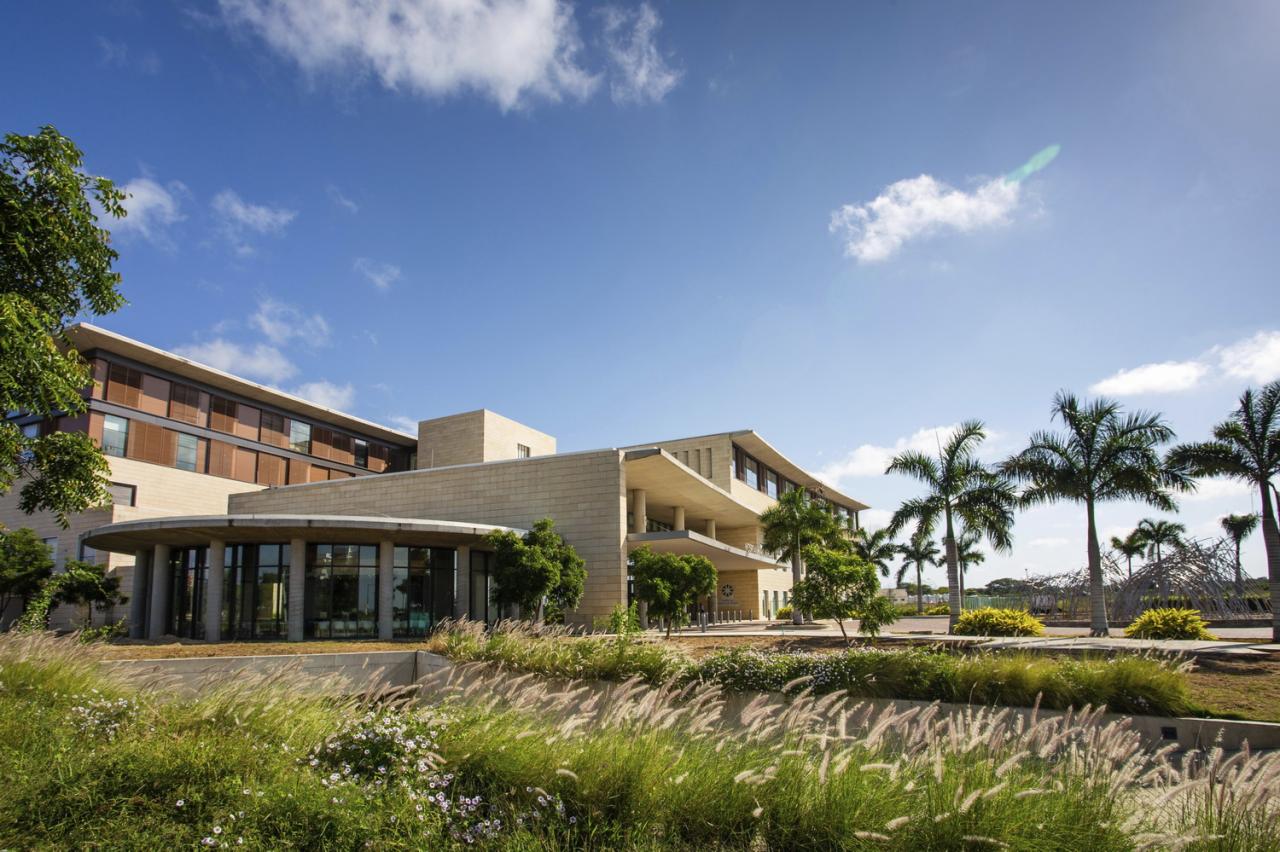 BIM建筑|花园式康复医院 / 萨夫迪建筑事务所