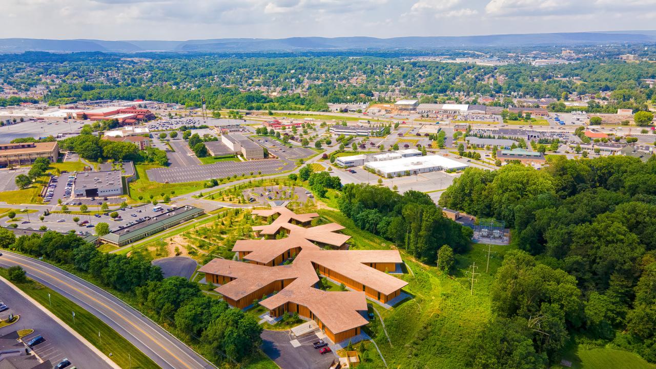 BIM建筑|树建筑：JST 哈里斯堡生产工程中心 / 芦泽龙一事务所 & Arcari + Iovino Architects