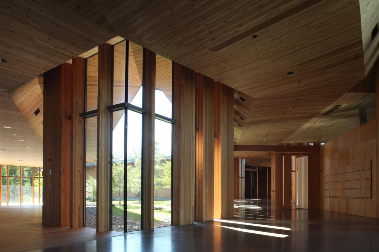 BIM建筑|树建筑：JST 哈里斯堡生产工程中心 / 芦泽龙一事务所 & Arcari + Iovino Architects