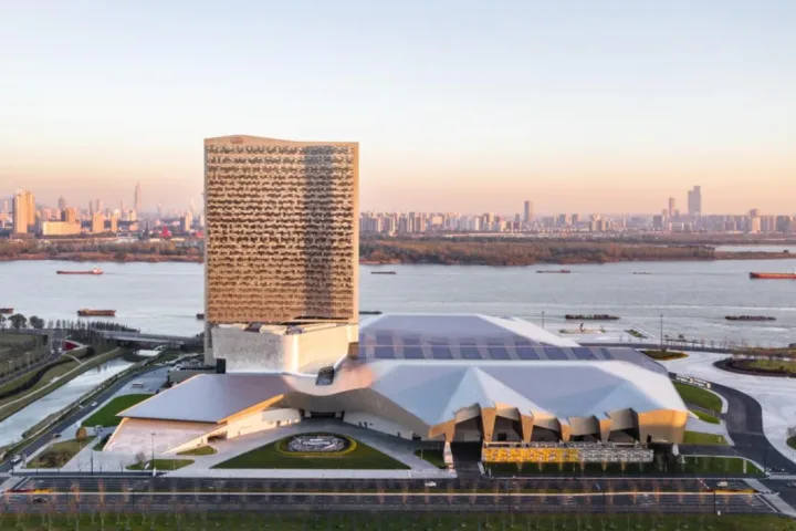 BIM建筑|扬子江国际会议中心 / Morphosis 墨菲西斯