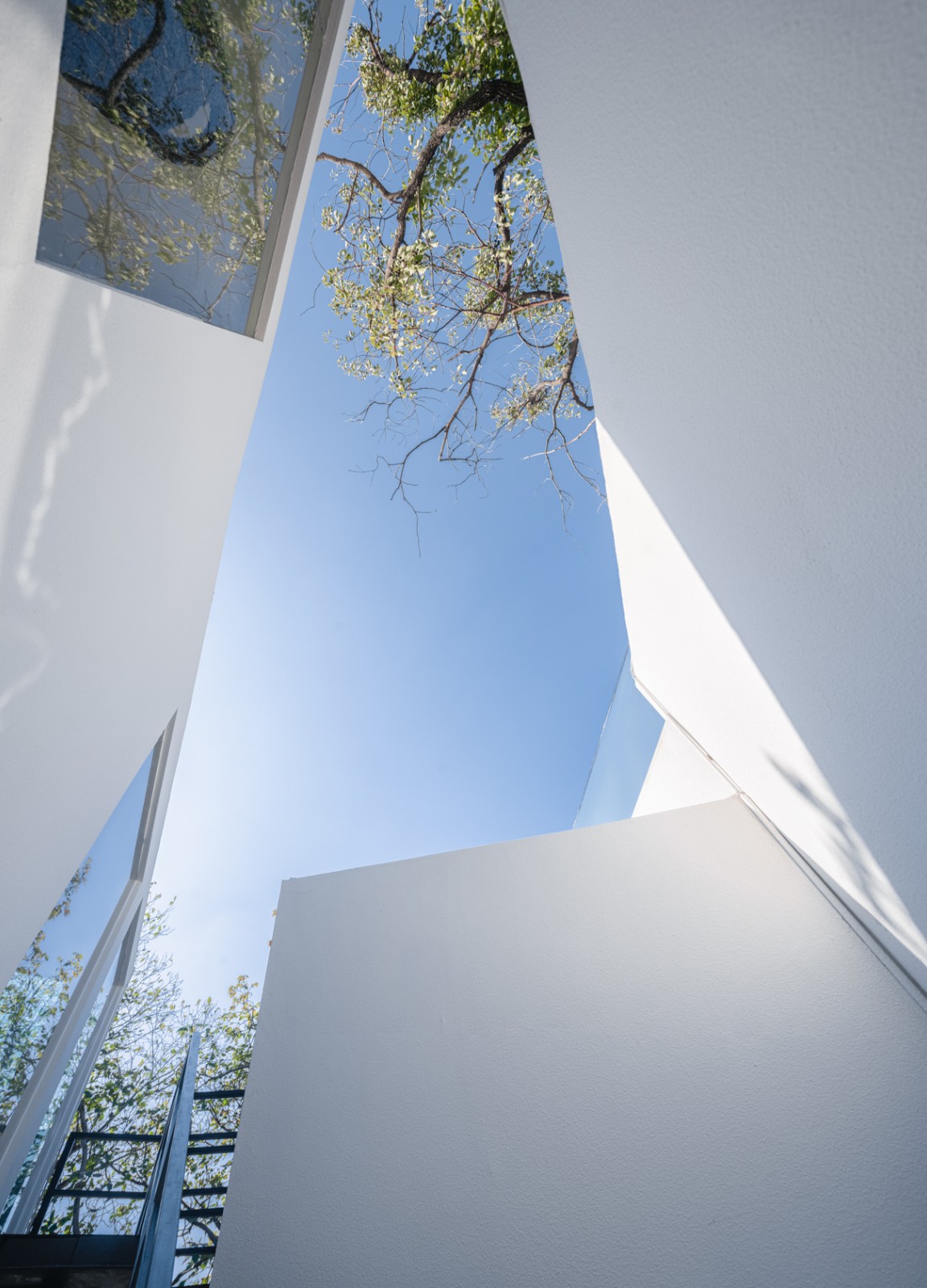 BIM建筑|上海云间粮仓 “人民河畔悬浮的太空盒”LILITH莉莉斯小屋 / DCDSAA淀川建筑事务所