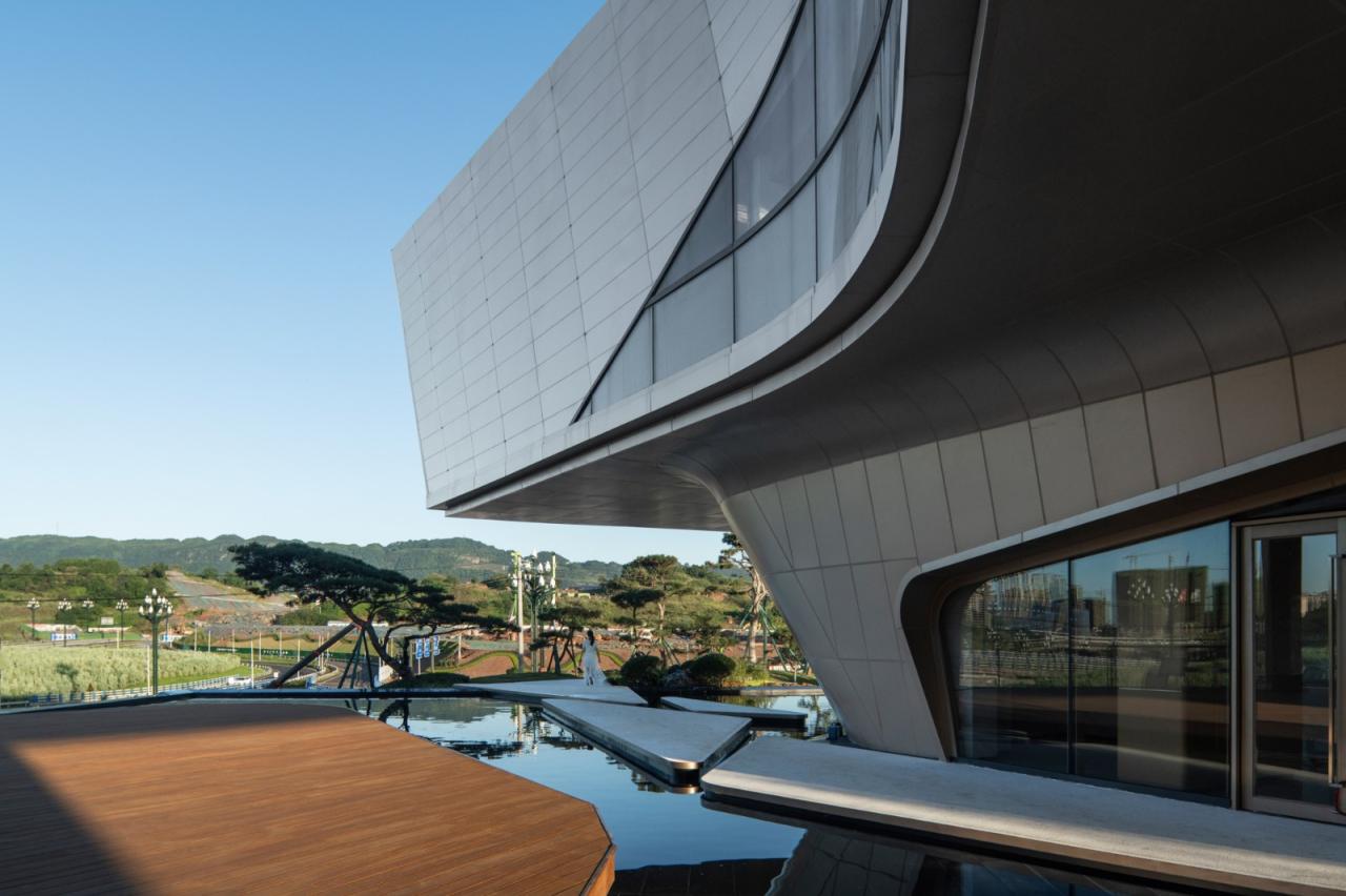 BIM建筑|木构建造设计一体化 l 宜宾白兰美学馆：建筑如何在地生长？