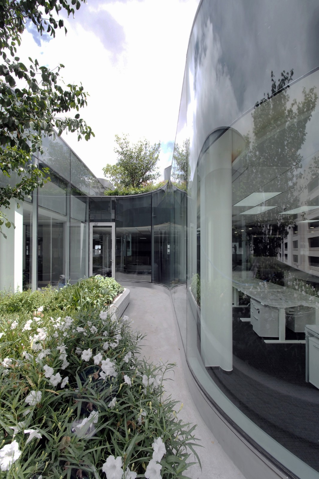 BIM建筑|丰田汽车泰国营销办公综合体 / ASWA