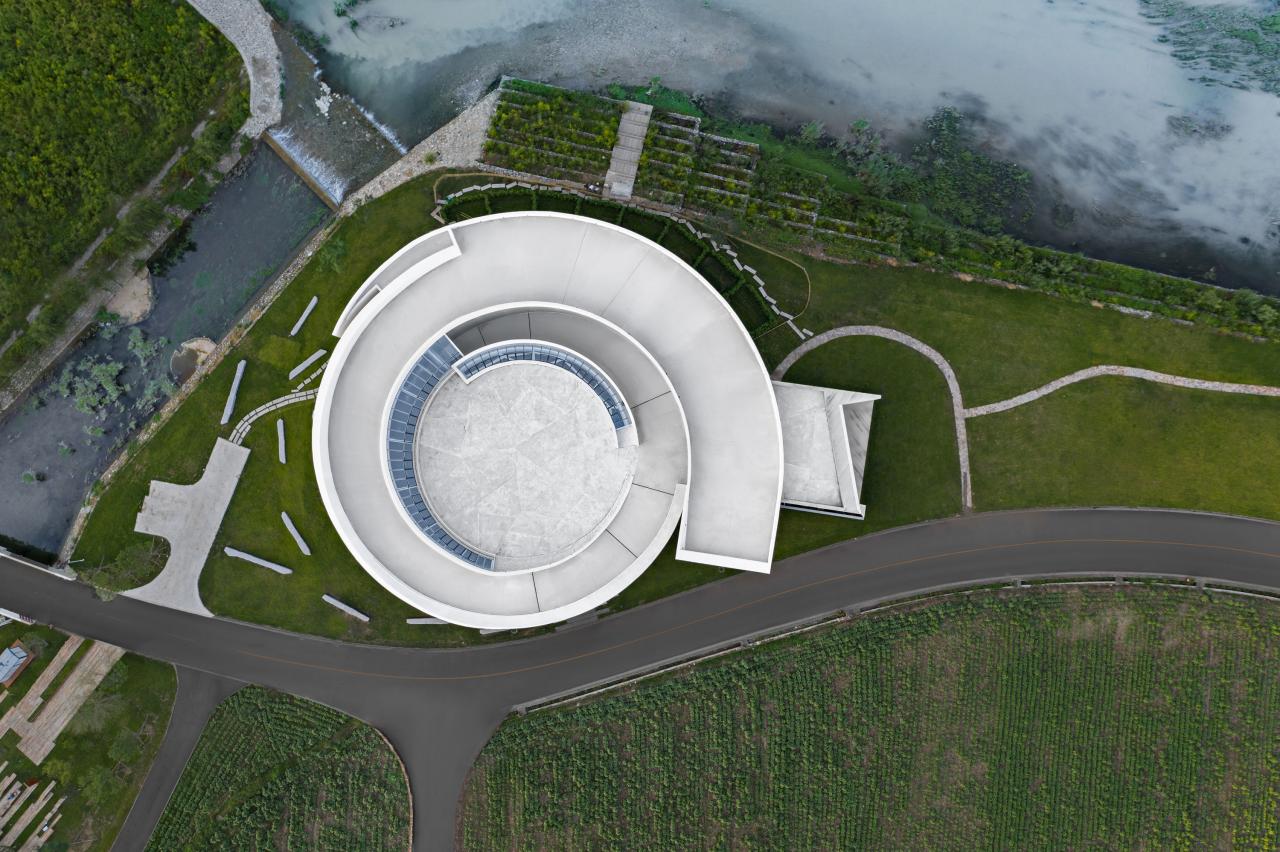 BIM建筑|振兴乡村需要“知行合一”：田岗艺术中心 / 袈蓝建筑