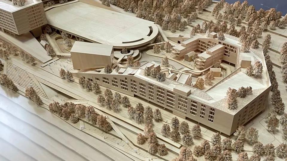 BIM建筑|“塘畔隐园”—深圳市第二十八高级中学建筑方案设计 / 一境建筑设计