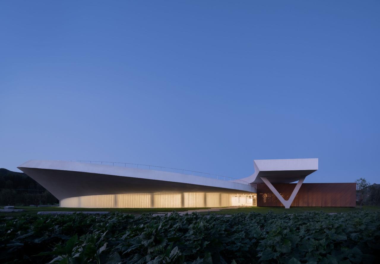 BIM建筑|振兴乡村需要“知行合一”：田岗艺术中心 / 袈蓝建筑