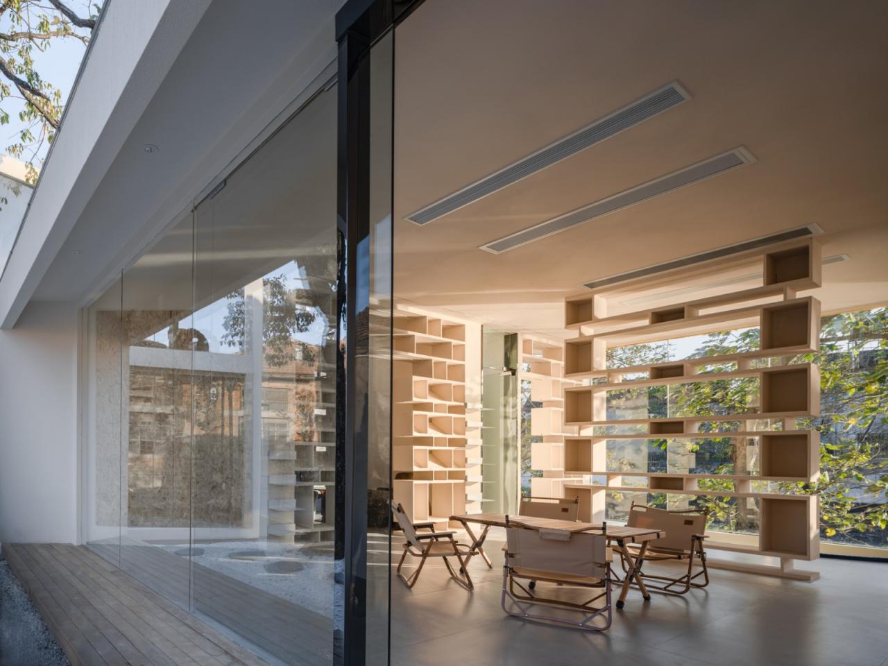 BIM建筑|上海云间粮仓 “人民河畔悬浮的太空盒”LILITH莉莉斯小屋 / DCDSAA淀川建筑事务所