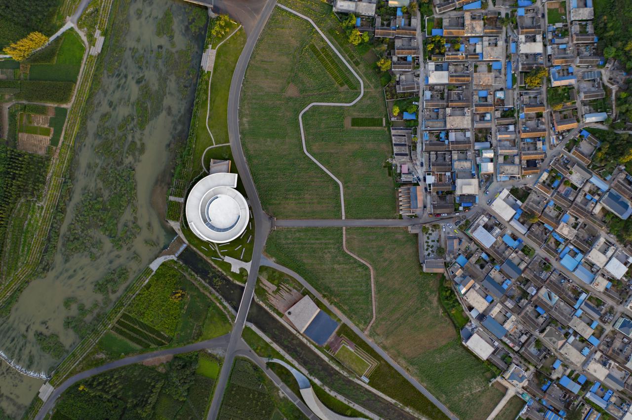 BIM建筑|振兴乡村需要“知行合一”：田岗艺术中心 / 袈蓝建筑