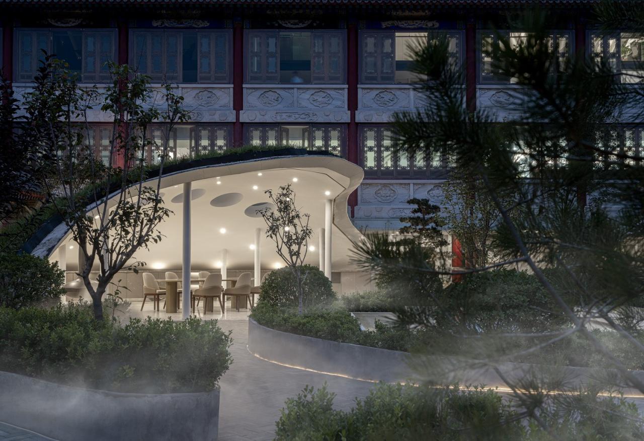 BIM建筑|中国传统四合庭院的人文办公综合体升级改造 / 北京中德行建筑设计