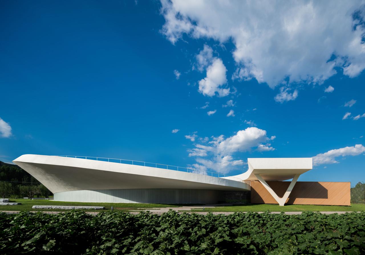 BIM建筑|振兴乡村需要“知行合一”：田岗艺术中心 / 袈蓝建筑