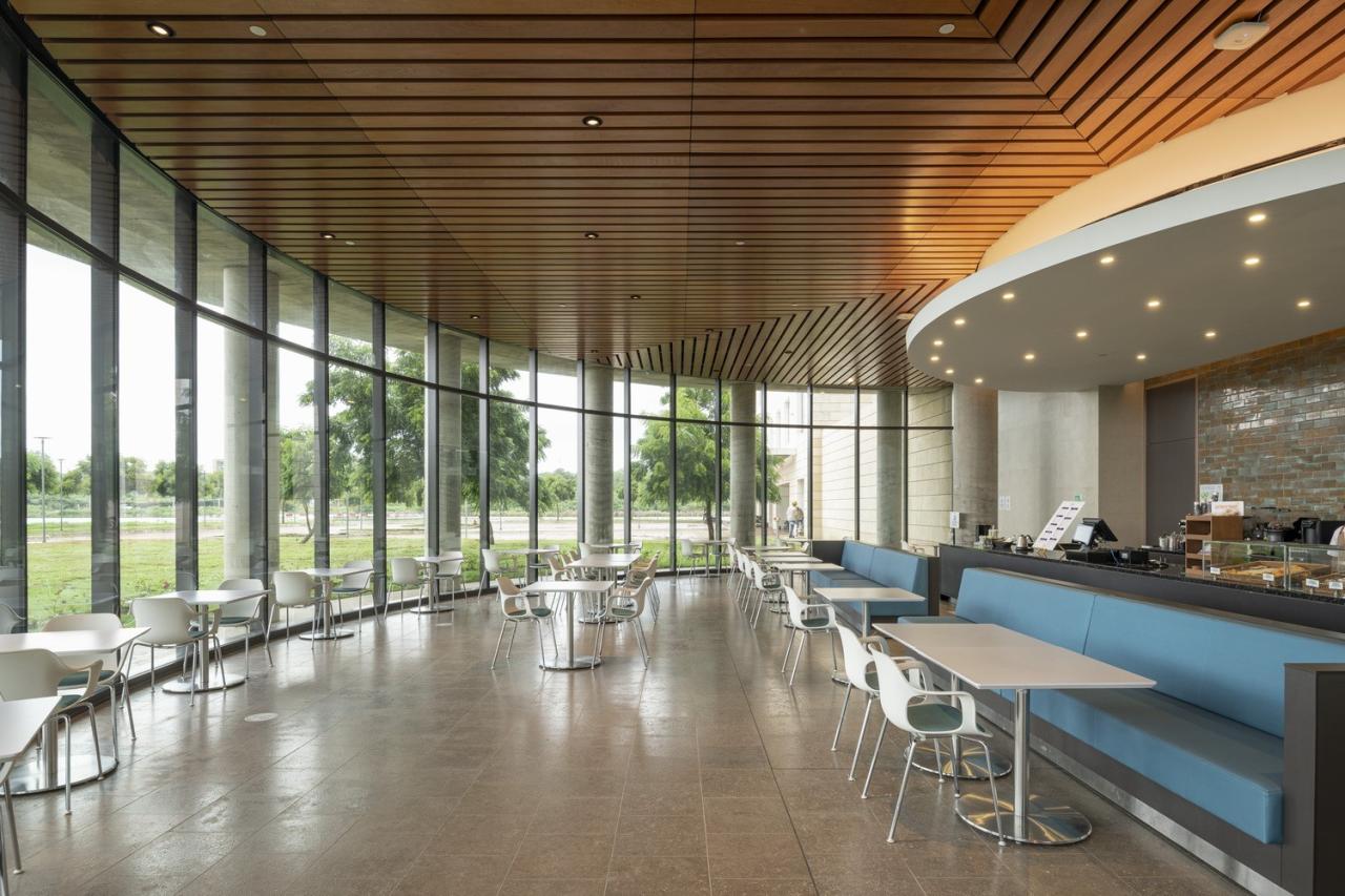 BIM建筑|花园式康复医院 / 萨夫迪建筑事务所