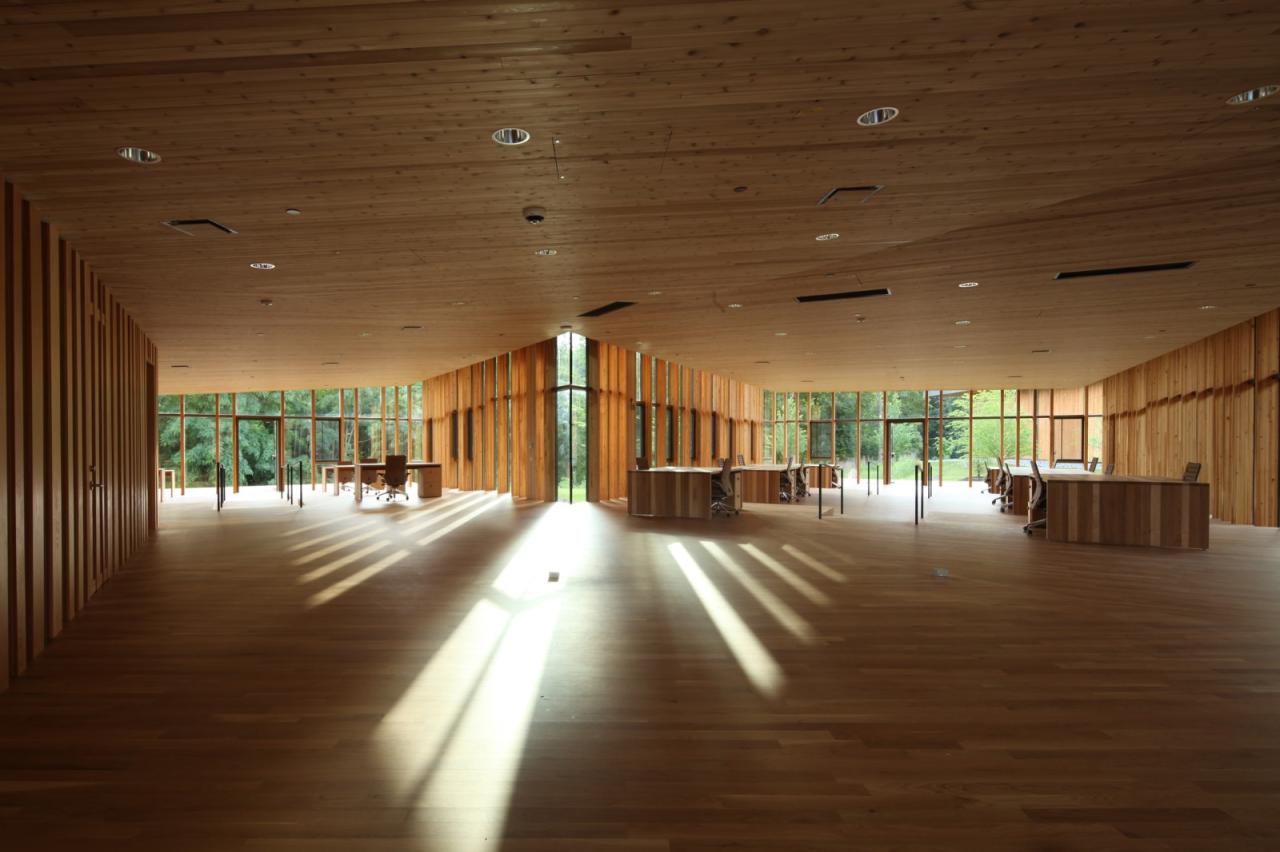 BIM建筑|树建筑：JST 哈里斯堡生产工程中心 / 芦泽龙一事务所 & Arcari + Iovino Architects