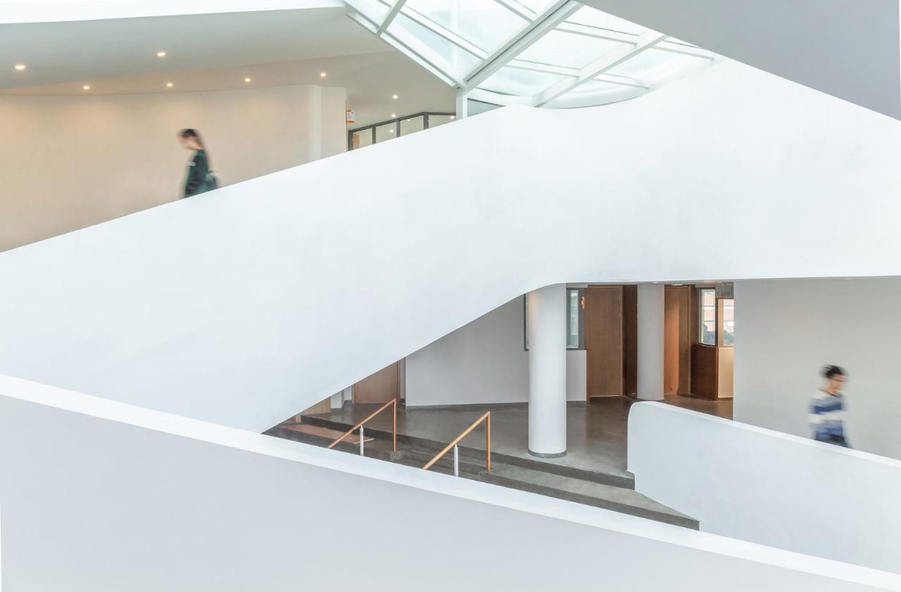 BIM建筑|桥上教学楼 - 盐城外国语学校创新中心 / 普泛建筑