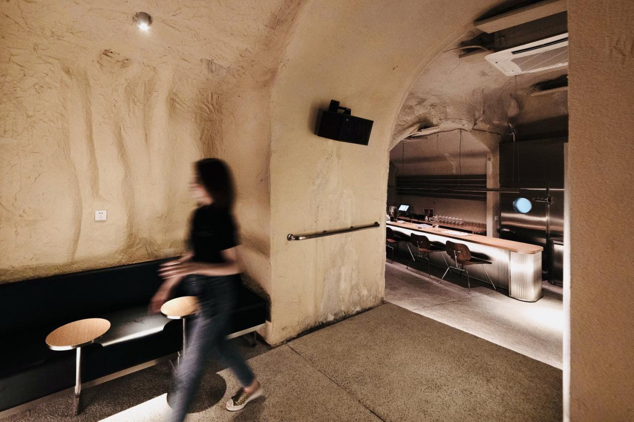 BIM建筑|Caver-防空洞里的酒吧 / itD studio