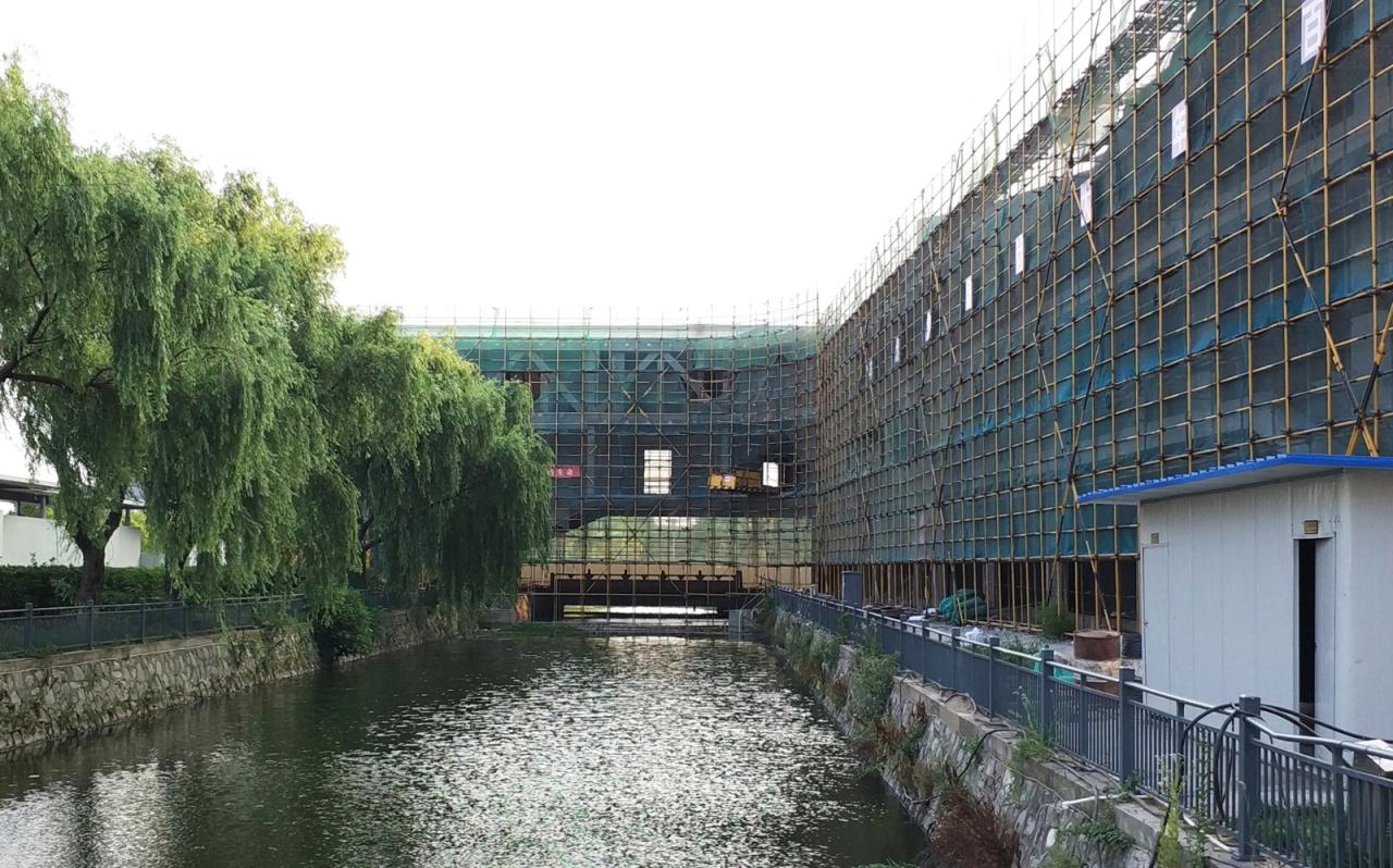 BIM建筑|桥上教学楼 - 盐城外国语学校创新中心 / 普泛建筑