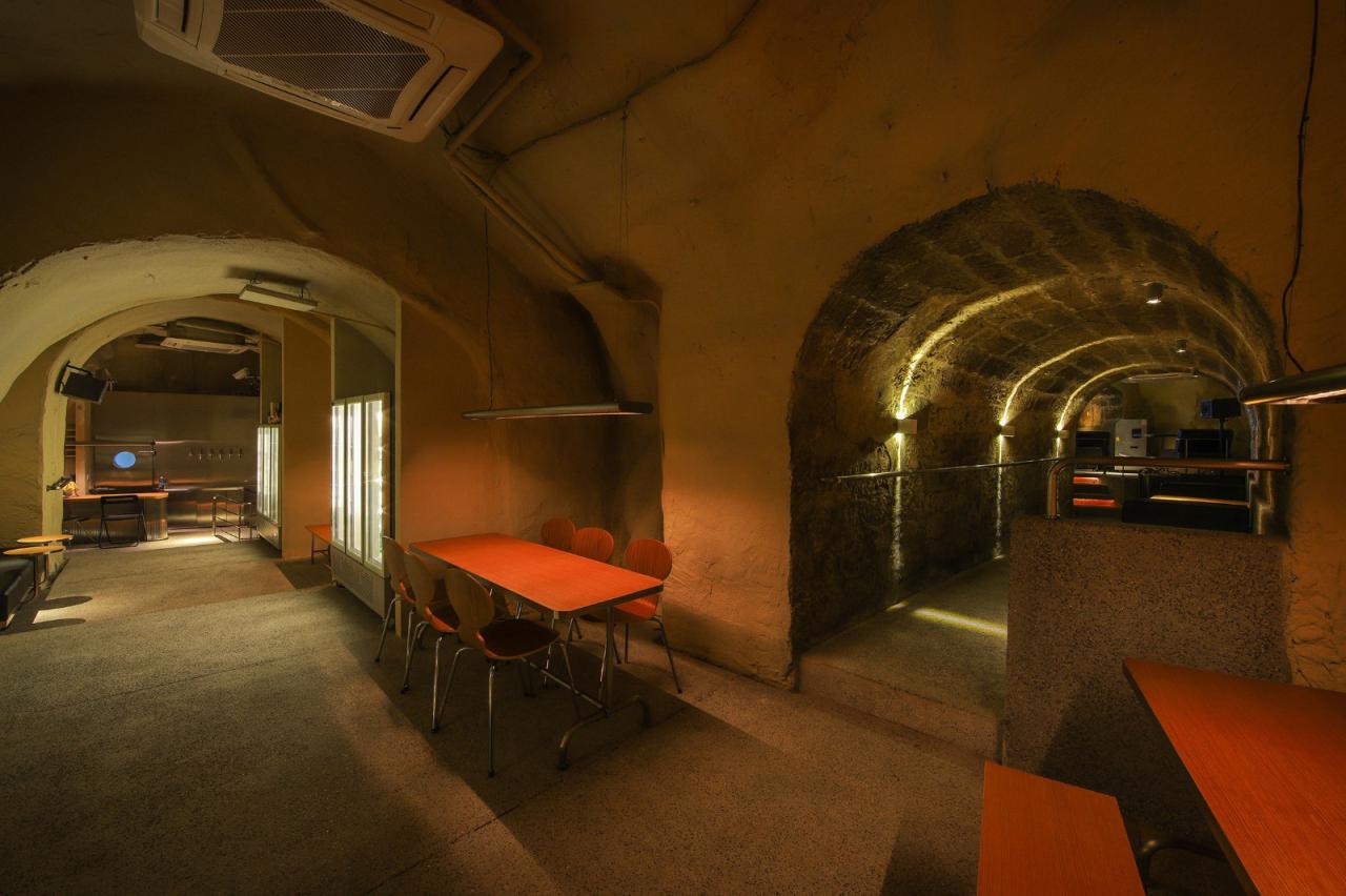 BIM建筑|Caver-防空洞里的酒吧 / itD studio