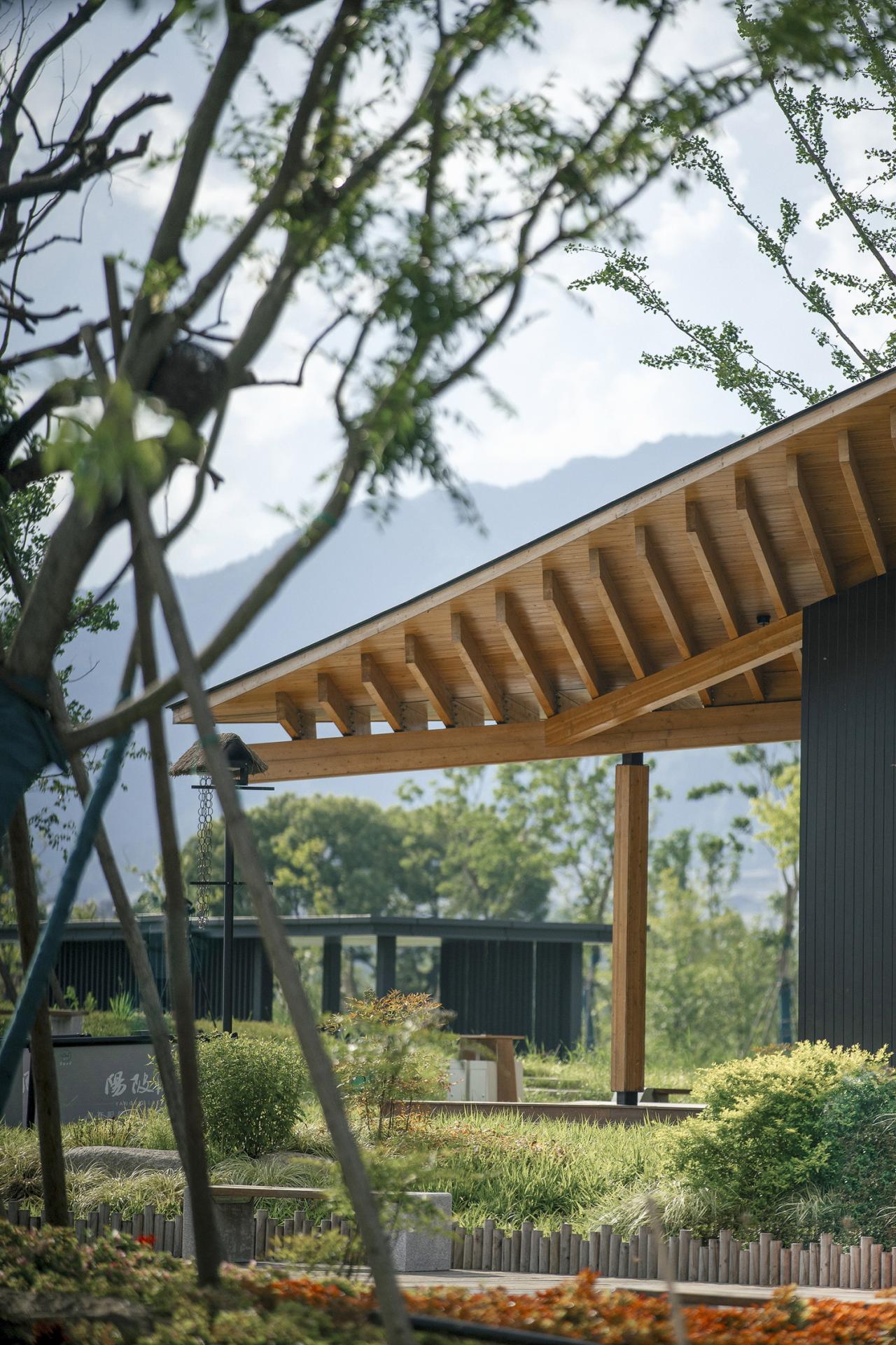 BIM建筑|富阳·阳陂湖湿地接待中心 / 尌林建筑设计事务所